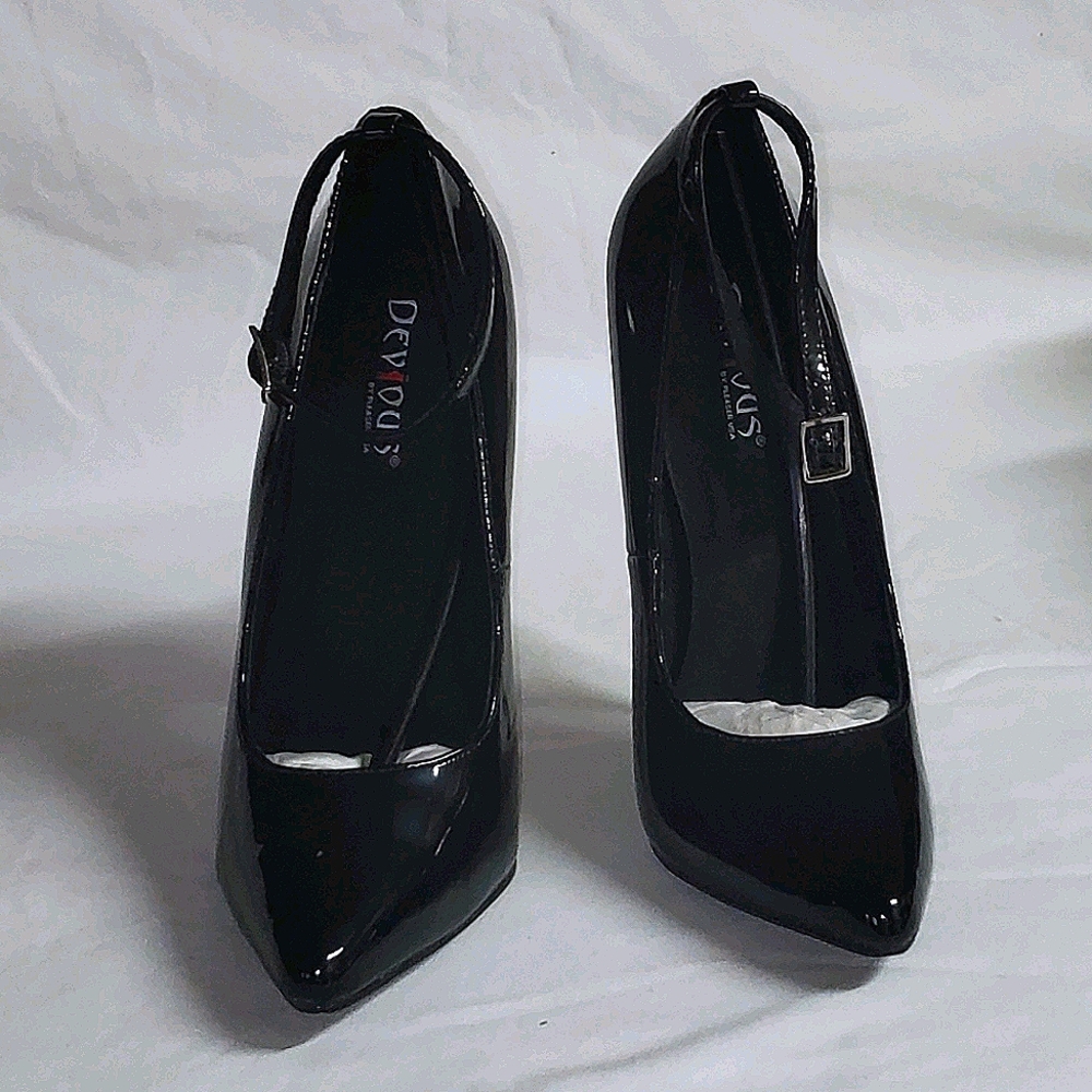Devious 6 inch Black stiletto heel